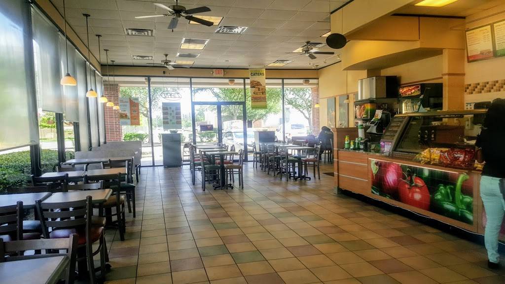 Subway Restaurants | restaurant | 5475 W Loop S #200, Houston, TX 77081, USA | 7136678220 OR +1 713-667-8220