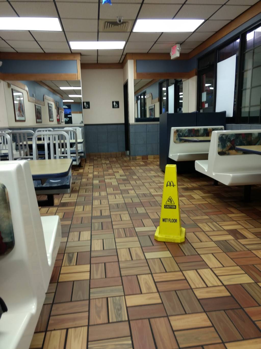 McDonalds | cafe | 950 W Commercial Blvd, Fort Lauderdale, FL 33309, USA | 9549280910 OR +1 954-928-0910