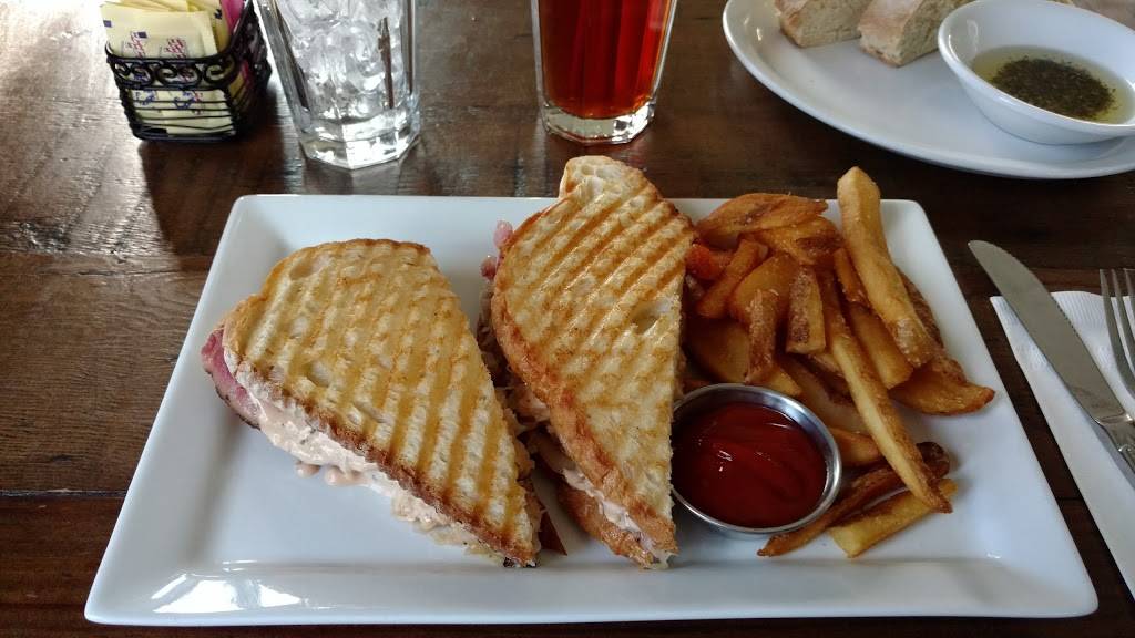 Nikos Italian Cuisine | restaurant | 2200 E Parrish Ave, Owensboro, KY 42303, USA | 2708521618 OR +1 270-852-1618