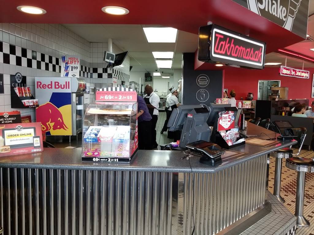 Steak n Shake | restaurant | 1400 Broadway Ave E, Mattoon, IL 61938, USA | 2172351318 OR +1 217-235-1318