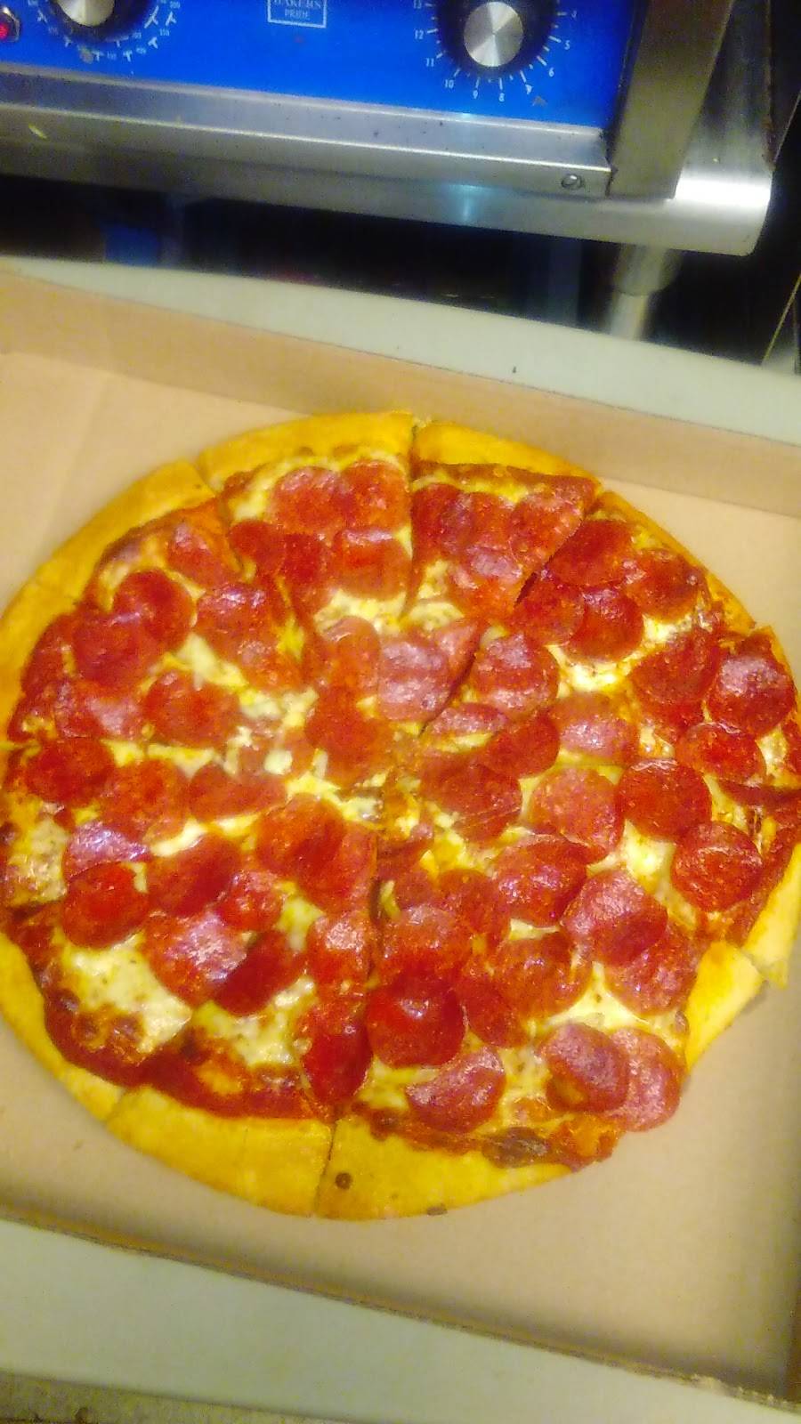 Linwood Hotel | restaurant | 115 W Center St, Linwood, MI 48634, USA | 9896973041 OR +1 989-697-3041