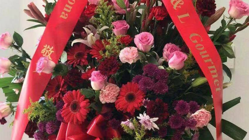 Y&J Gourmet | restaurant | 701 N Fair Oaks Ave, Pasadena, CA 91103, USA | 6268071333 OR +1 626-807-1333