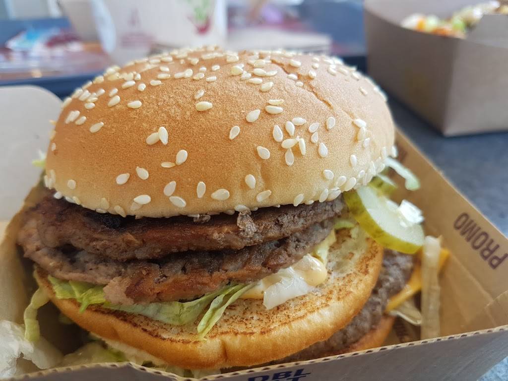 McDonalds | cafe | Cavenshore Shopping Centre, 601 Lakeshore Rd E, Mississauga, ON L5G 1H9, Canada | 9058912800 OR +1 905-891-2800