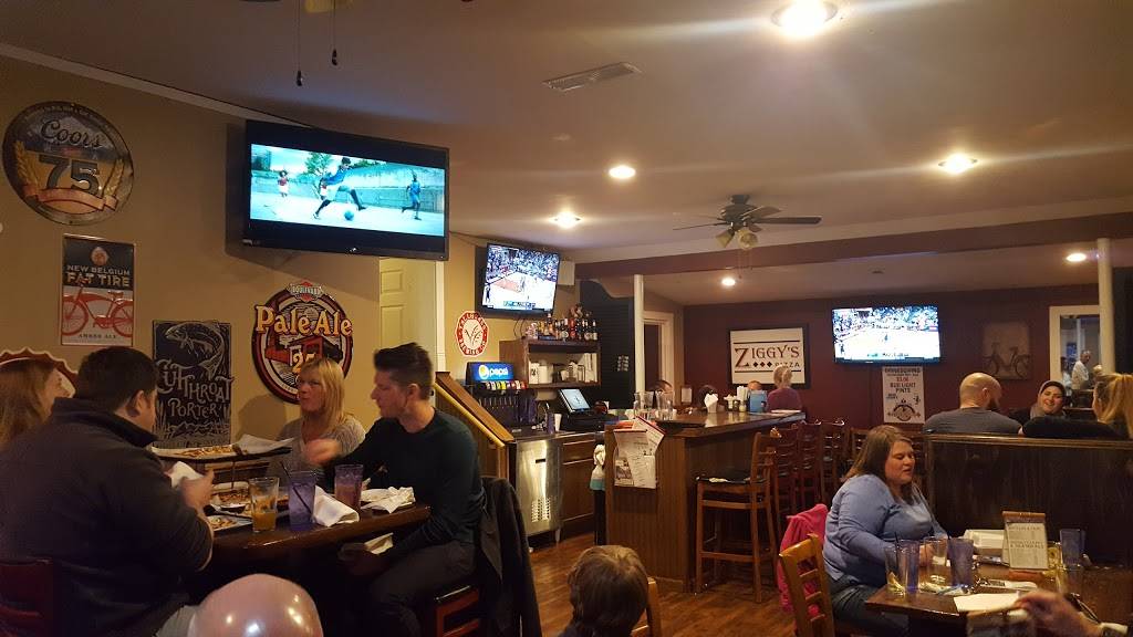 Ziggys Pizza | restaurant | 3700 E Douglas Ave STE 100, Wichita, KS 67208, USA | 3166132529 OR +1 316-613-2529