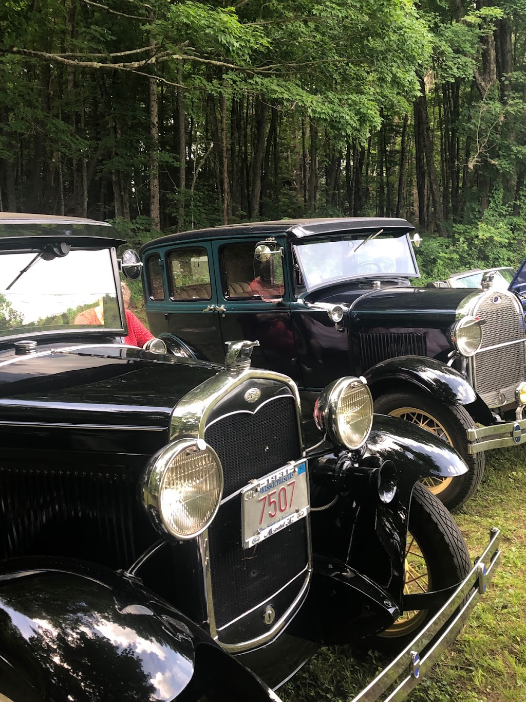 New Boston Inn | restaurant | 101 N Main St, Sandisfield, MA 01255, USA | 4132584477 OR +1 413-258-4477