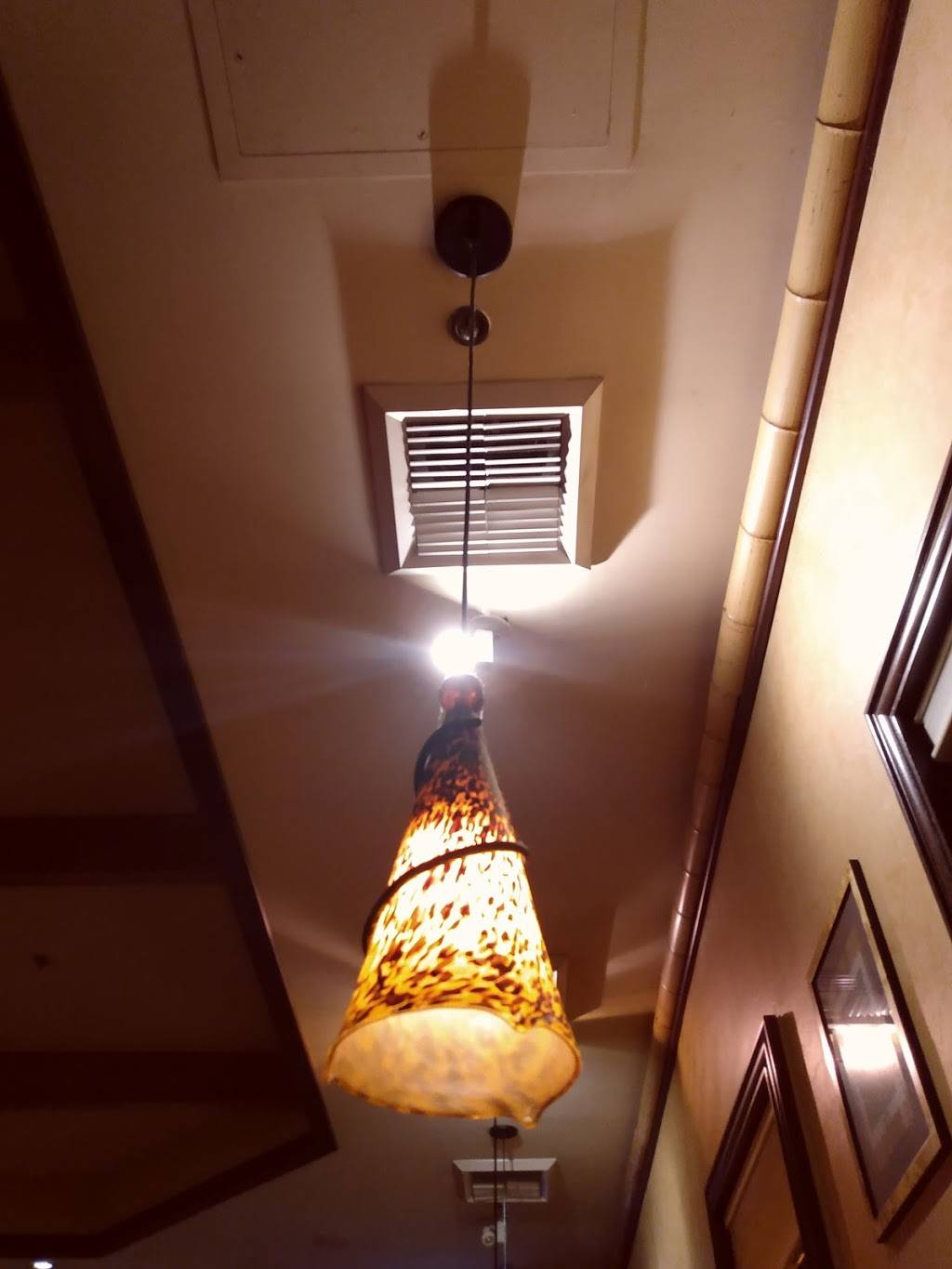 Elephant Bar Restaurant | restaurant | 1500 Arden Way, Sacramento, CA 95815, USA | 9165642526 OR +1 916-564-2526