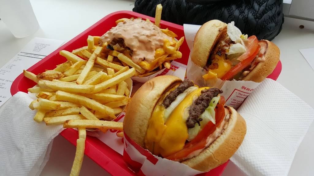 In-N-Out Burger | meal takeaway | 15260 Dallas Pkwy, Dallas, TX 75248, USA | 8007861000 OR +1 800-786-1000