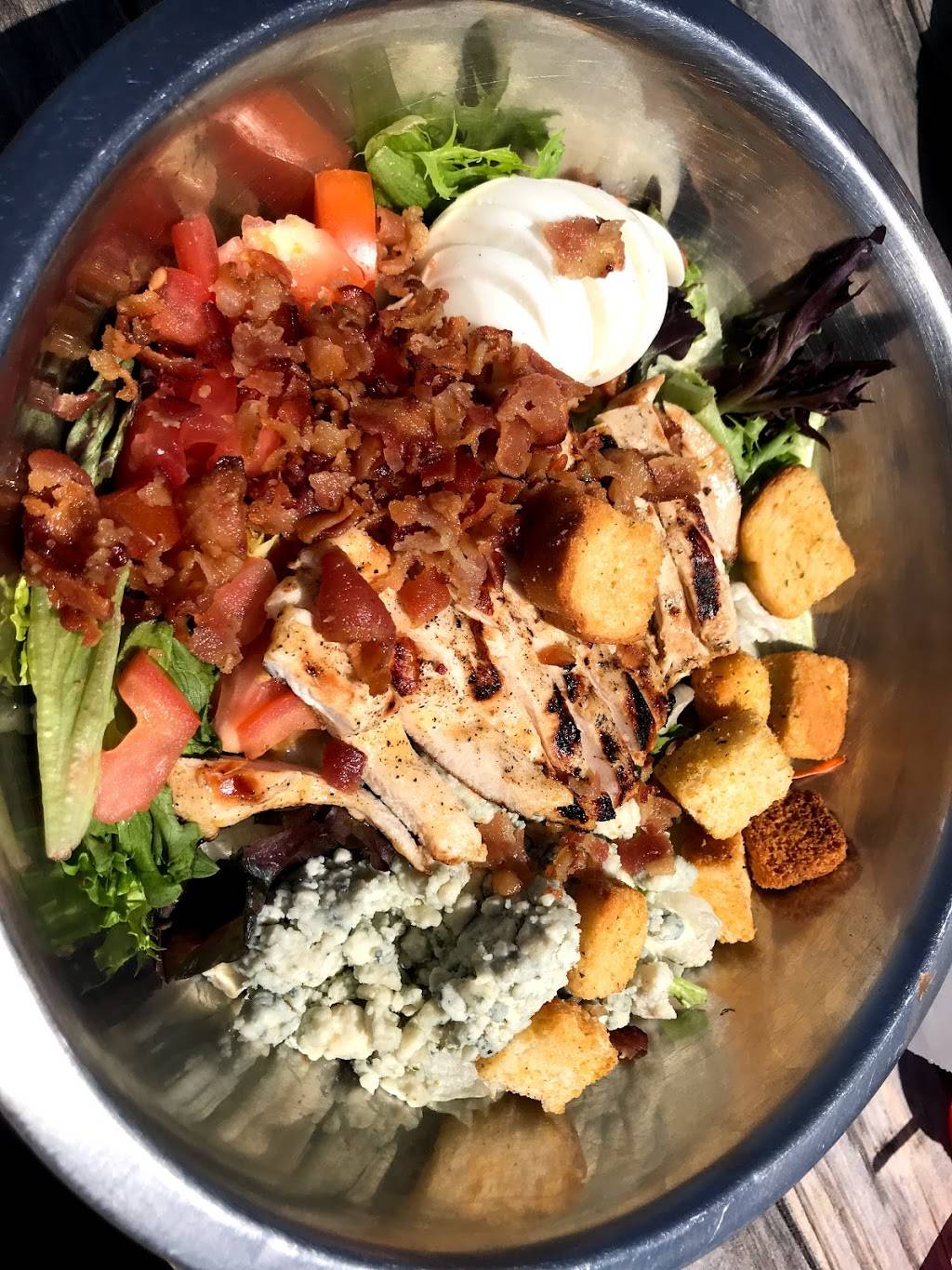 Rum Runners | restaurant | 133 E Dobbins Landing, Erie, PA 16507, USA | 8144554292 OR +1 814-455-4292