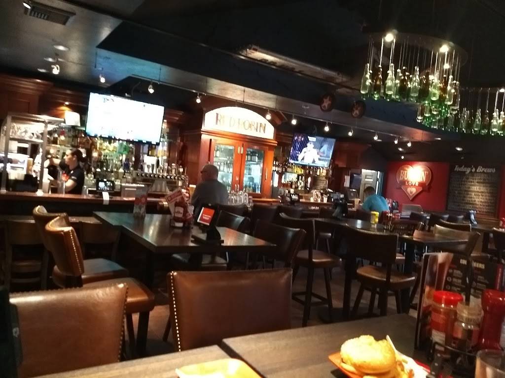 Red Robin Gourmet Burgers and Brews | restaurant | 14090 Worth Ave, Woodbridge, VA 22192, USA | 7034926900 OR +1 703-492-6900