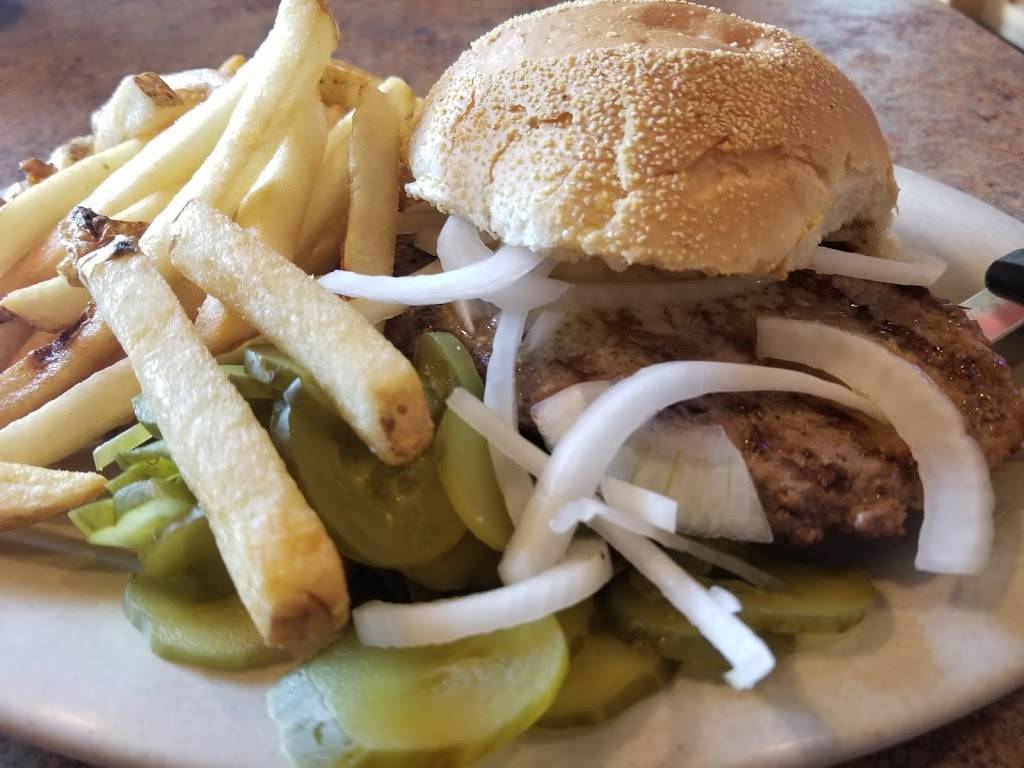 Cinders Charcoal Grill | restaurant | 221 S Kensington Dr, Appleton, WI 54915, USA | 9207395969 OR +1 920-739-5969