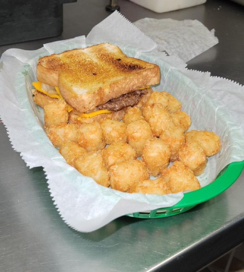 H & H Grill | restaurant | 119 N 8th St, Humboldt, KS 66748, USA | 6202280616 OR +1 620-228-0616