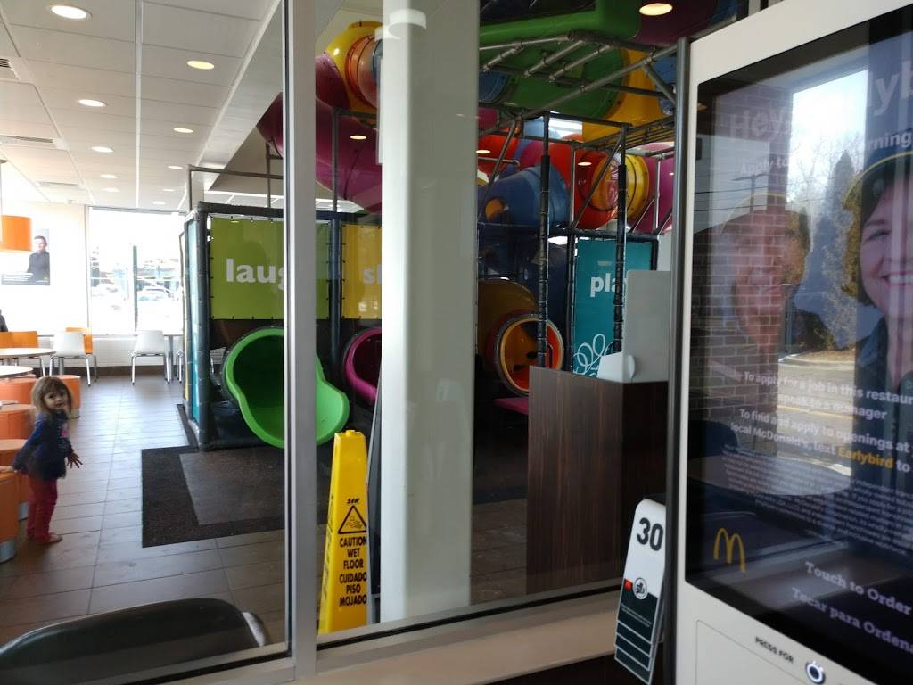 McDonalds | cafe | 15399 Middlebelt Rd, Livonia, MI 48154, USA | 7345228090 OR +1 734-522-8090