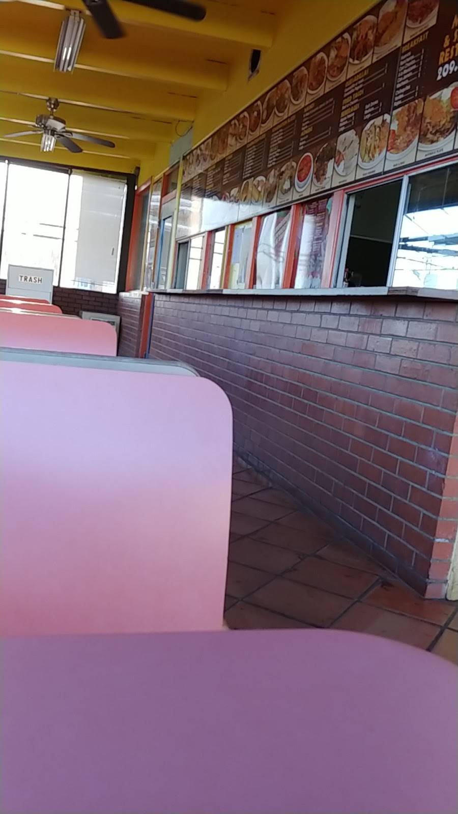 Betos Mexican & Seafood | restaurant | 18985 CA-26, Linden, CA 95236, USA | 2098872771 OR +1 209-887-2771