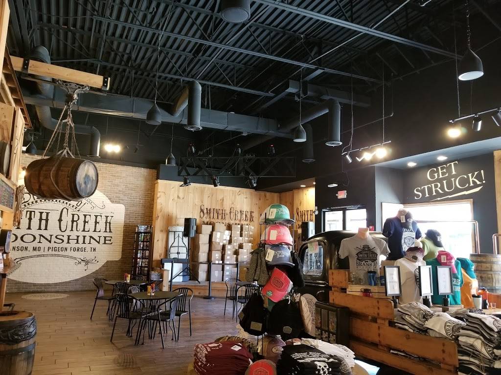Smith Creek Moonshine Branson Landing | restaurant | 1209 Branson Landing Blvd, Branson, MO 65616, USA | 8004415053 OR +1 800-441-5053