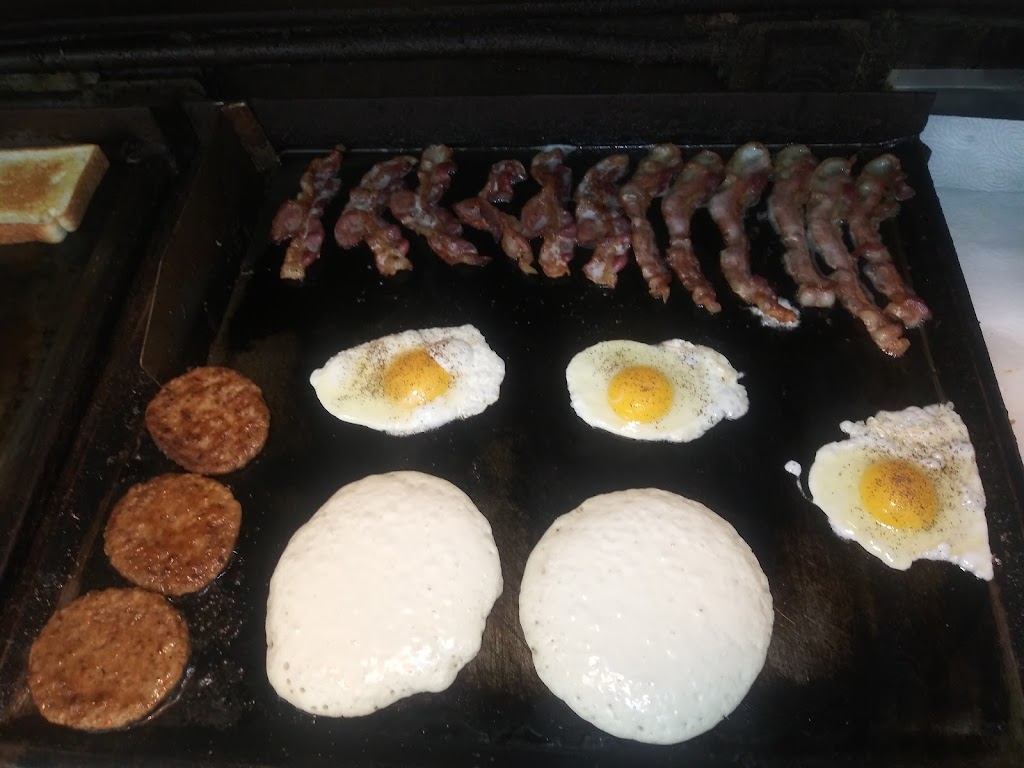 A Ws Drive Inn | restaurant | 13527 LA-28, Deville, LA 71328, USA | 3184665581 OR +1 318-466-5581