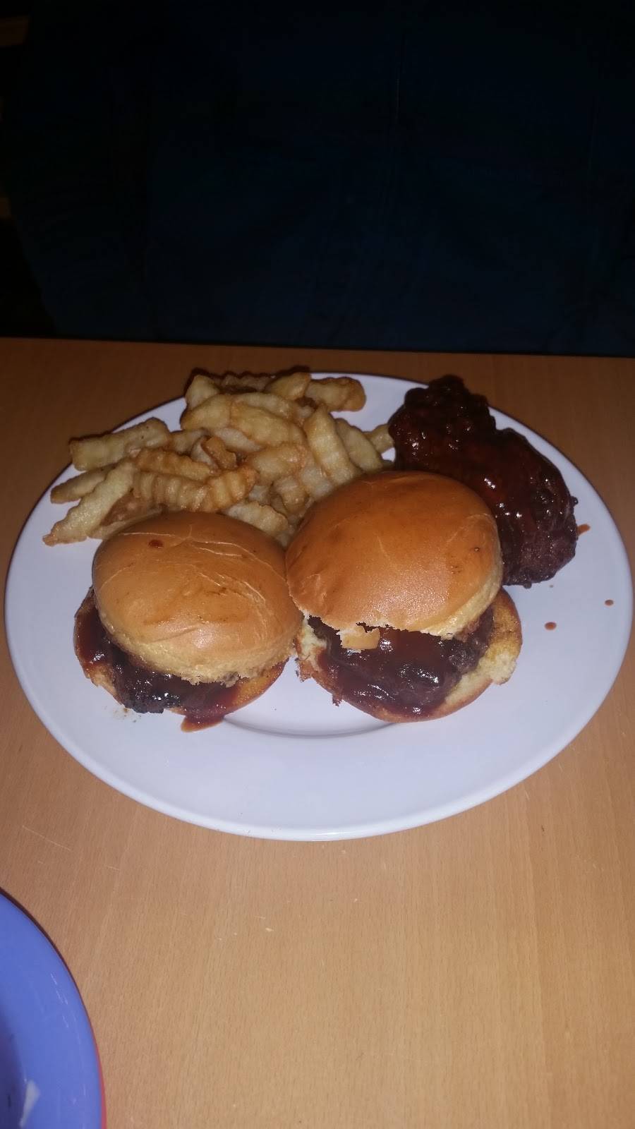 Joyces Lulu Bang Burgers & Wangs | restaurant | 310 S 48th St, Philadelphia, PA 19143, USA | 2674174008 OR +1 267-417-4008