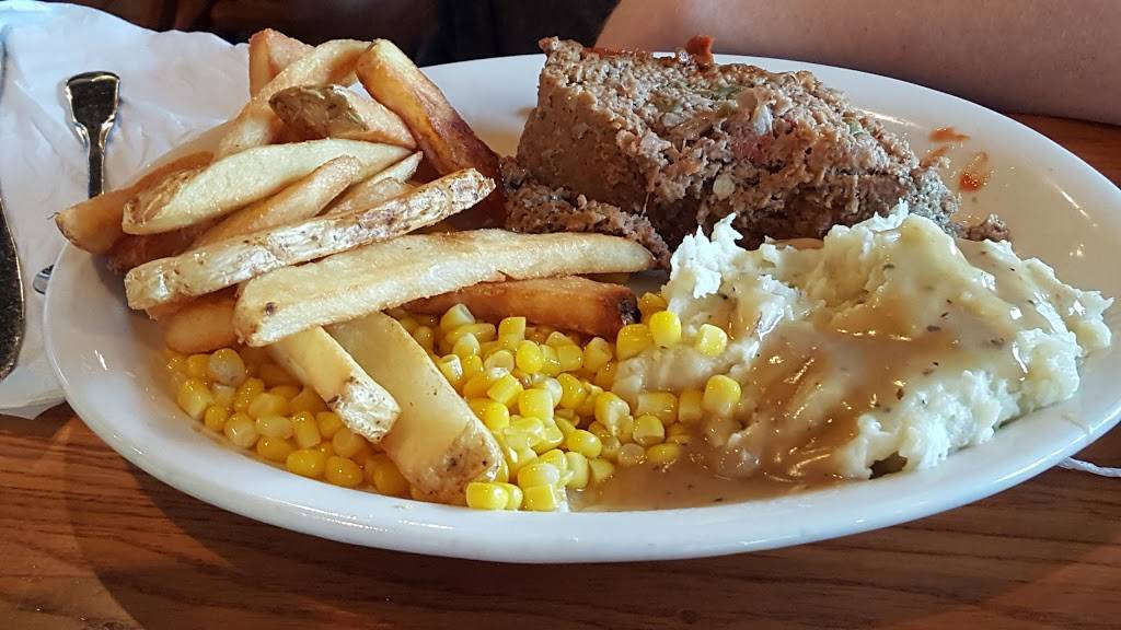 Cracker Barrel Old Country Store | restaurant | 357 Maine Mall Rd, South Portland, ME 04106, USA | 2077737530 OR +1 207-773-7530