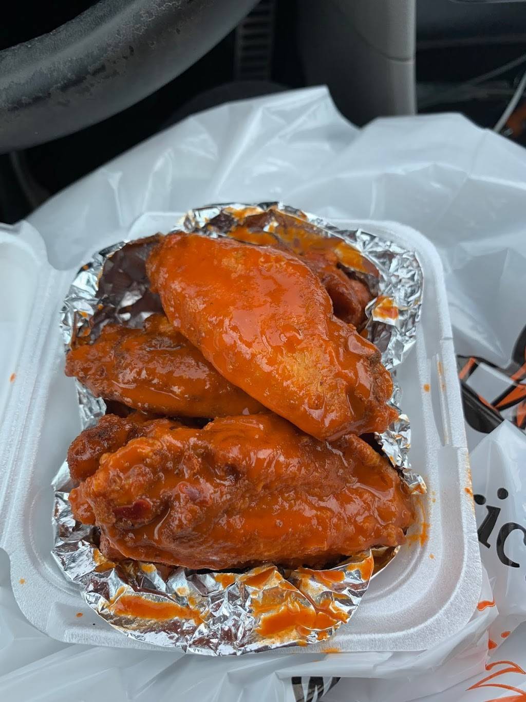 Strictly Wings | restaurant | 5638 W Sample Rd, Margate, FL 33073, USA | 9543666657 OR +1 954-366-6657