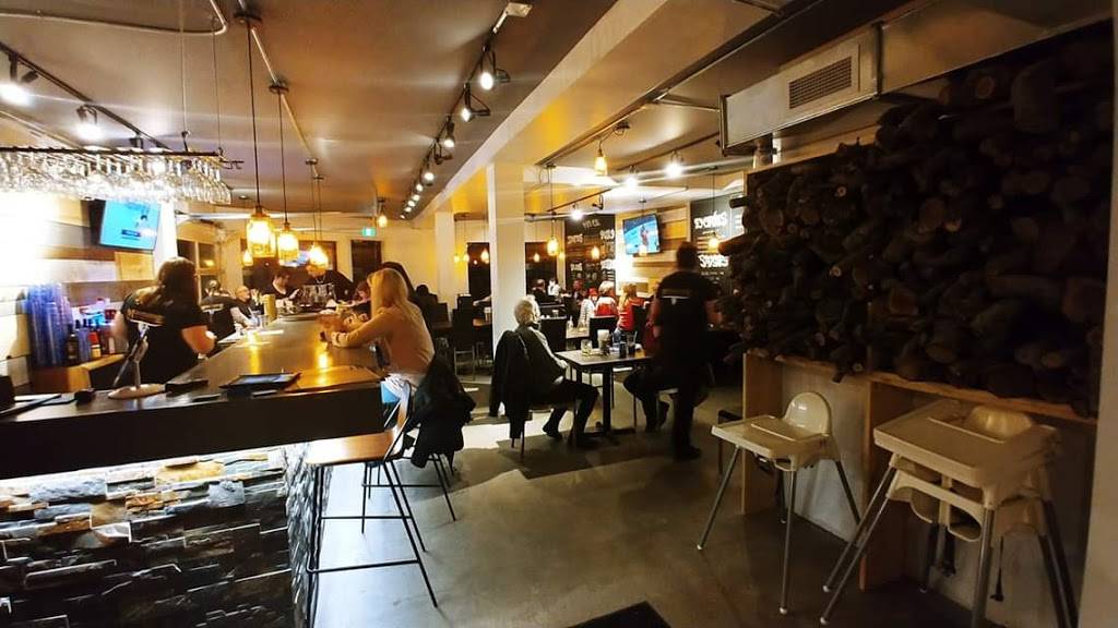 Moonshine BBQ Smokehouse | restaurant | 806 Main St E, Hawkesbury, ON K6A 1B6, Canada | 6136322228 OR +1 613-632-2228