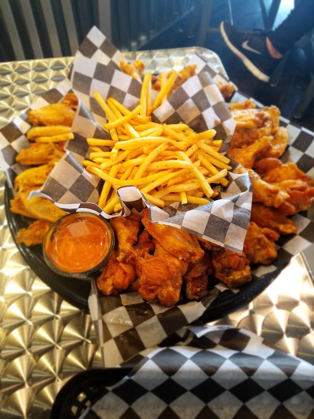 The Wingyard | restaurant | 245 Eleventh St, Tracy, CA 95376, USA | 2096661570 OR +1 209-666-1570