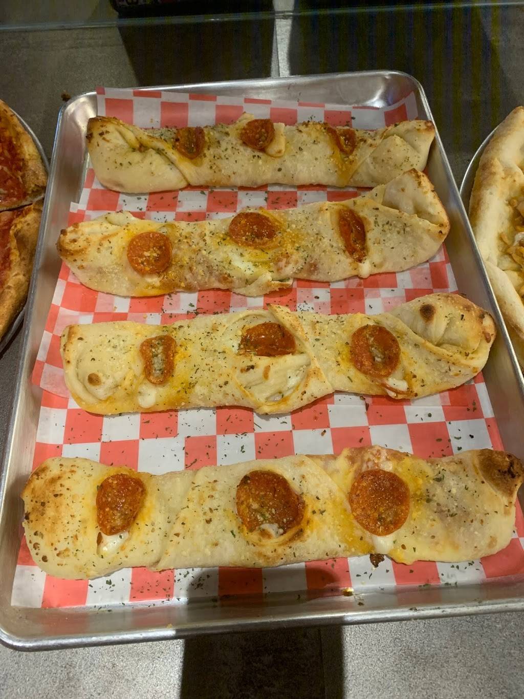 The Red Tomato 2 Pizzeria | restaurant | 7200 Airport Rd, Bath, PA 18014, USA | 4842813444 OR +1 484-281-3444