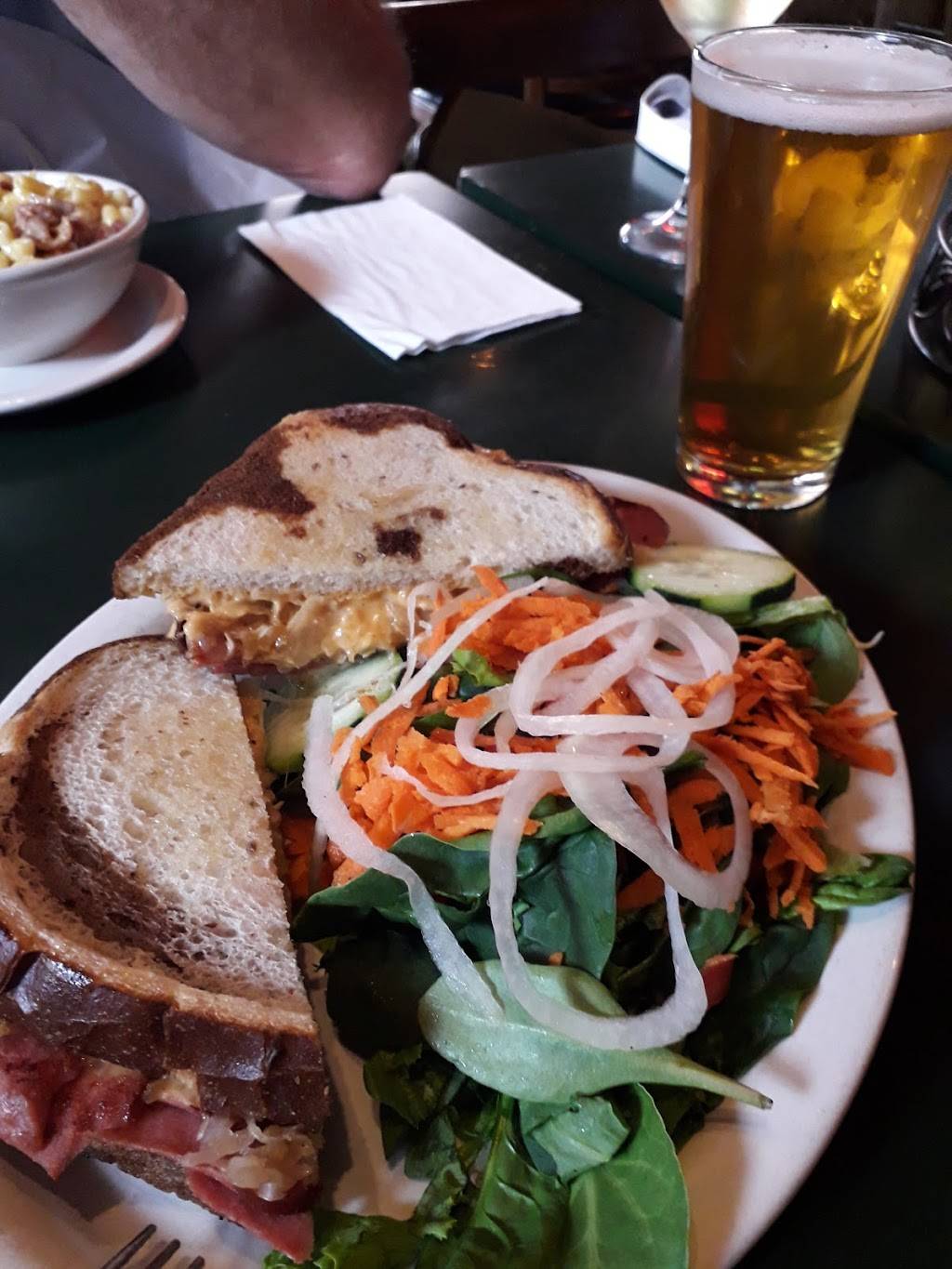 Grumpys Restaurant & Pub | restaurant | 125 Vallejo St, San Francisco, CA 94111, USA | 4154343350 OR +1 415-434-3350