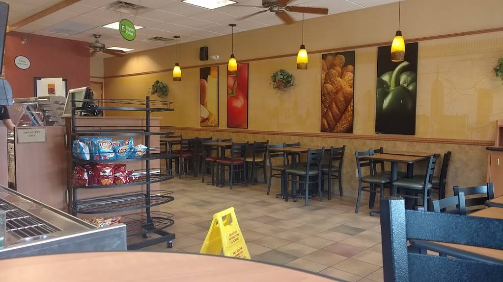 Subway | restaurant | 345 NH-104, New Hampton, NH 03256, USA | 6037445300 OR +1 603-744-5300