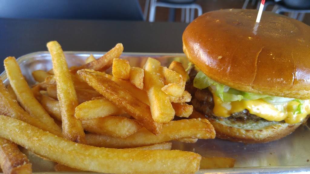 The Corner Q | restaurant | 8170 Silverbrook Rd Ste. A, Lorton, VA 22079, USA | 7036900777 OR +1 703-690-0777