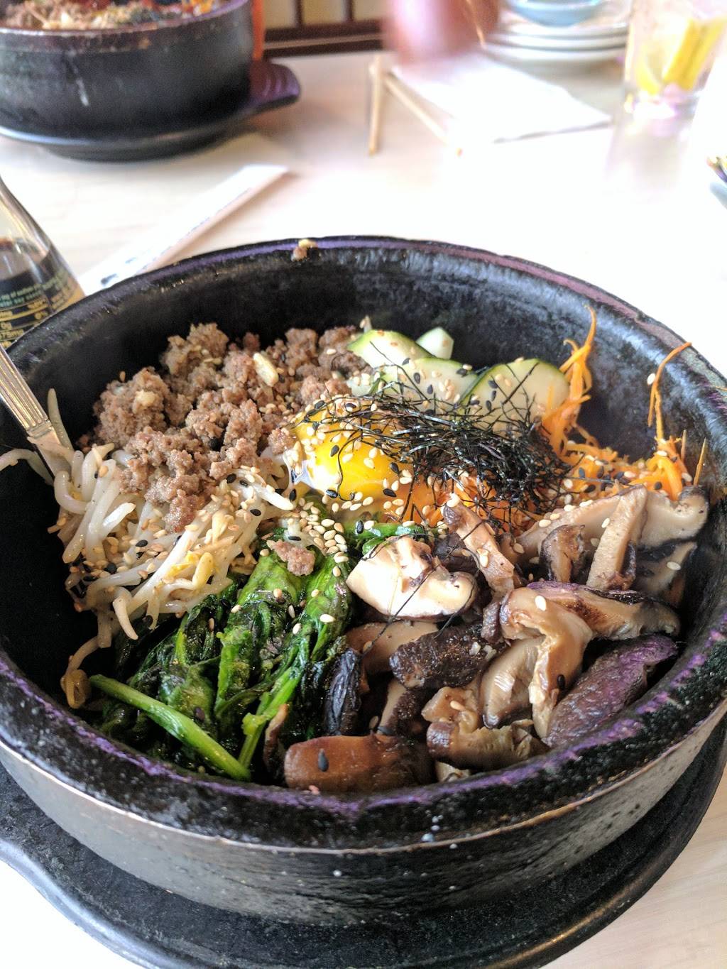 Black Pine Tree Sushi Bar | restaurant | 18700 Eureka Rd, Southgate, MI 48195, USA | 7342848700 OR +1 734-284-8700