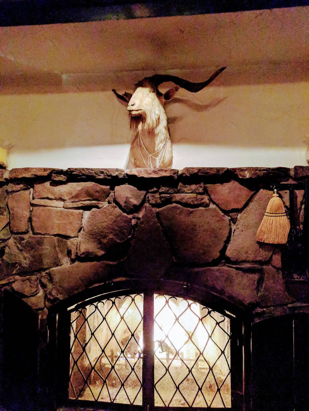 Swiss Lakewood | restaurant | 5055 W Lake Blvd, Homewood, CA 96141, USA | 5305255211 OR +1 530-525-5211