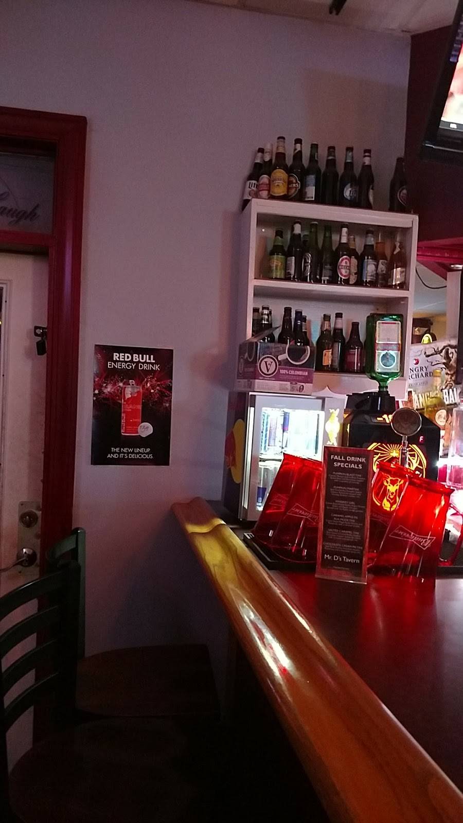 Mr. Ds Tavern | cafe | 876 Rubber Ave, Naugatuck, CT 06770, USA | 2034904770 OR +1 203-490-4770