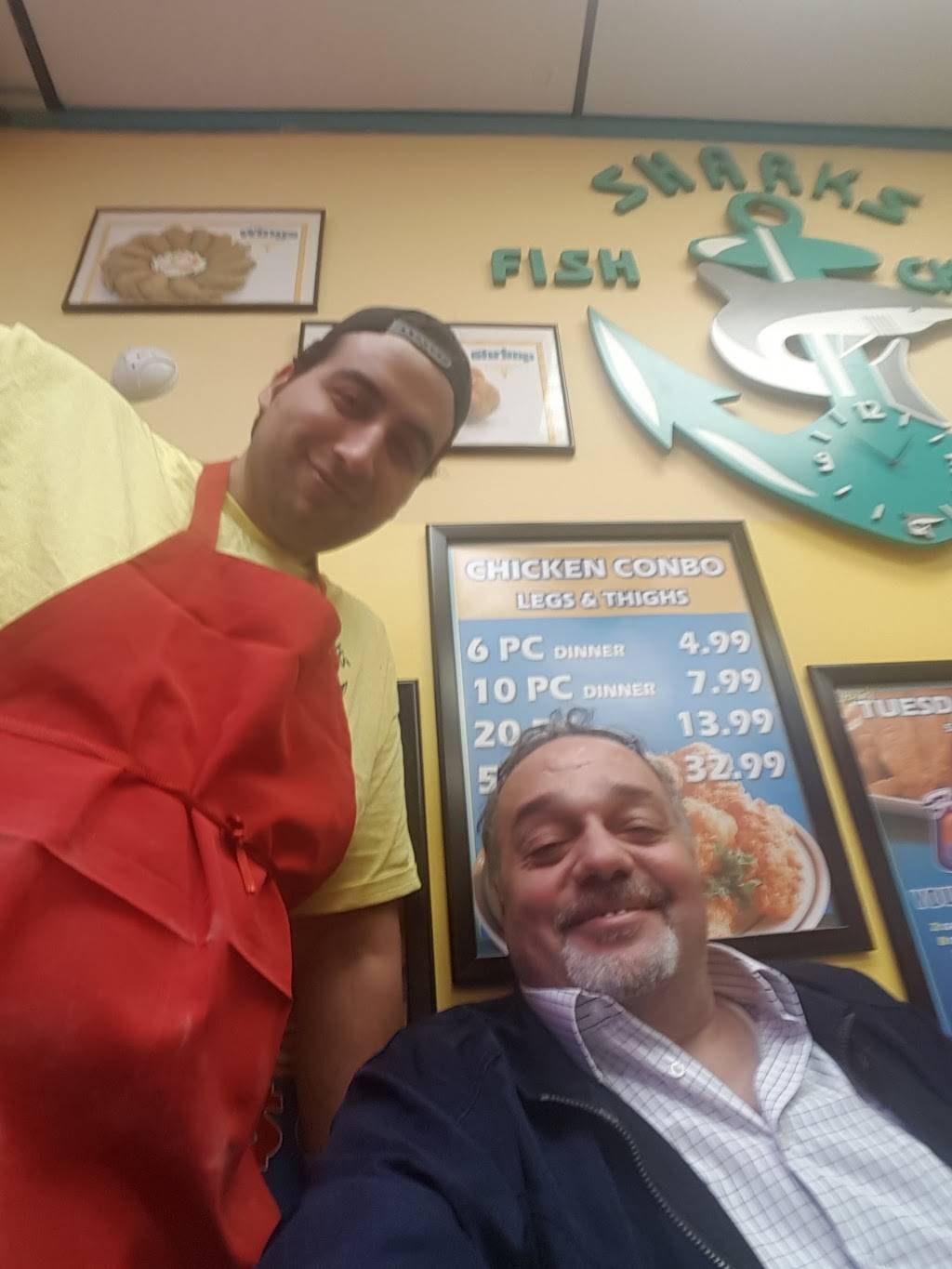 Sharks Fish & Chicken | restaurant | 4031 183rd St, Country Club Hills, IL 60478, USA | 7087999800 OR +1 708-799-9800