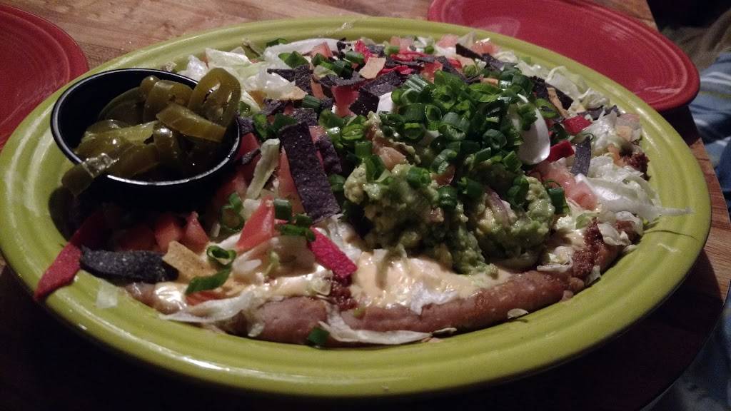 Carlos OKellys | restaurant | 909 E 30th Ave, Hutchinson, KS 67502, USA | 6206659885 OR +1 620-665-9885