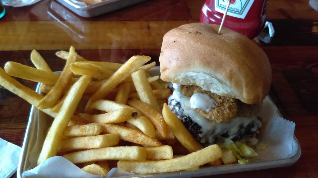 Our Moms Restaurant & Bar | restaurant | 250 W Lee Dr, Baton Rouge, LA 70808, USA | 2254565392 OR +1 225-456-5392