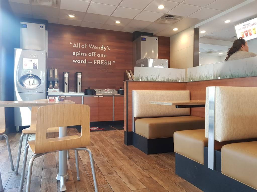 Wendys | restaurant | 9510 Applecross Rd, Jacksonville, FL 32222, USA | 9042652596 OR +1 904-265-2596