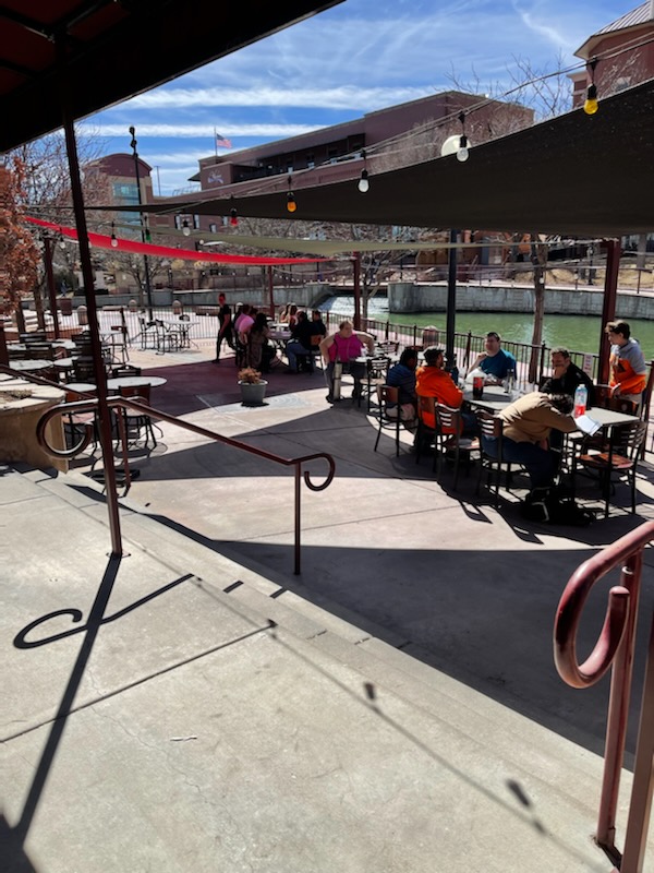 Angelos Pizza Parlor | restaurant | 105 E Riverwalk, Pueblo, CO 81003, USA | 7195448588 OR +1 719-544-8588