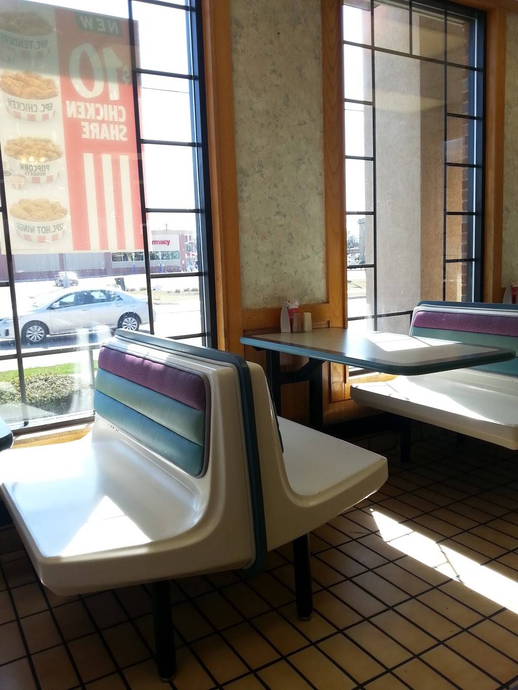 KFC | restaurant | 127 E Main St, Wilmington, OH 45177, USA | 9373820299 OR +1 937-382-0299