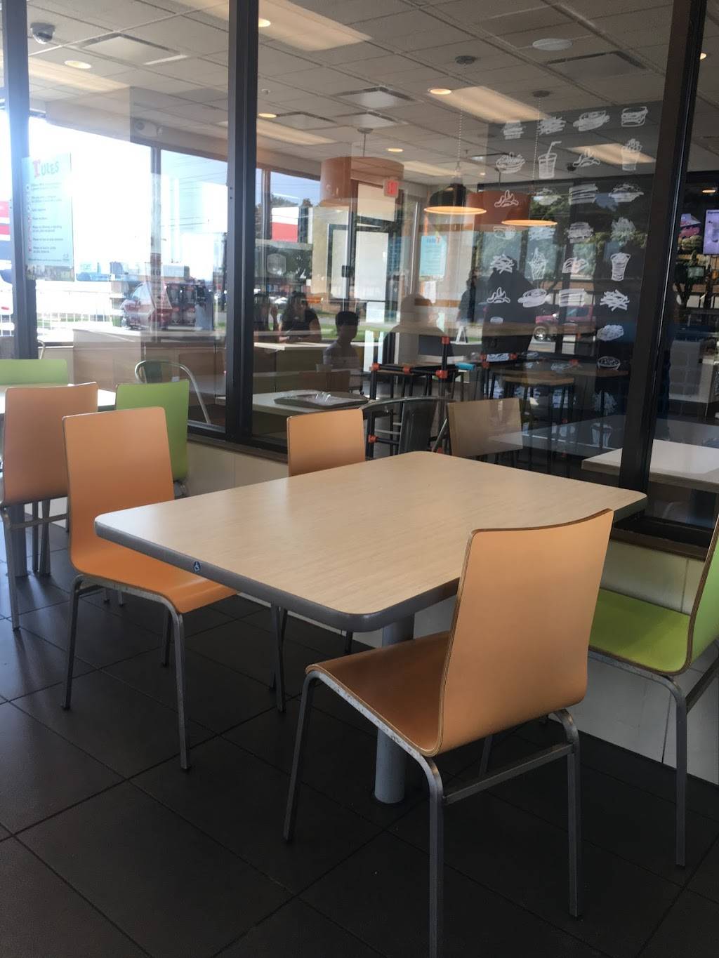 McDonalds | cafe | 908 W Perkins Ave, Sandusky, OH 44870, USA | 4196241709 OR +1 419-624-1709