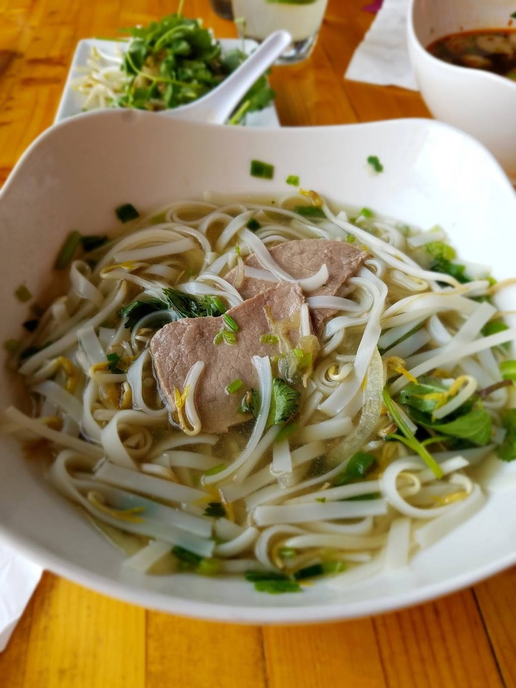 Cilantro Vietnamese Bistro | restaurant | 235 W McMillan St, Cincinnati, OH 45219, USA | 5132811732 OR +1 513-281-1732