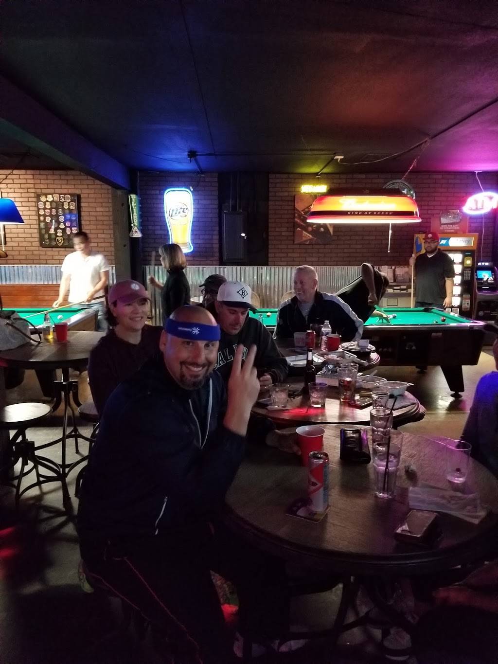 The Bandwagon Bar | restaurant | 9000, 586 Parker Rd, Fairfield, CA 94533, USA | 7074373800 OR +1 707-437-3800