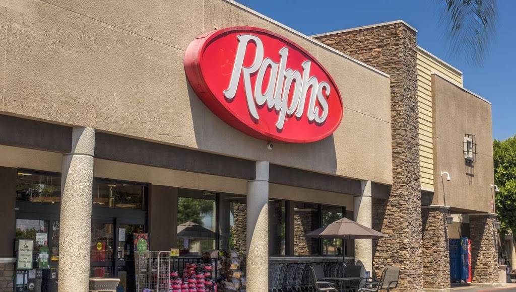 Ralphs Circle Center | shopping mall | 1900 N Lakewood Blvd, Long Beach, CA 90815, USA | 2135532200 OR +1 213-553-2200