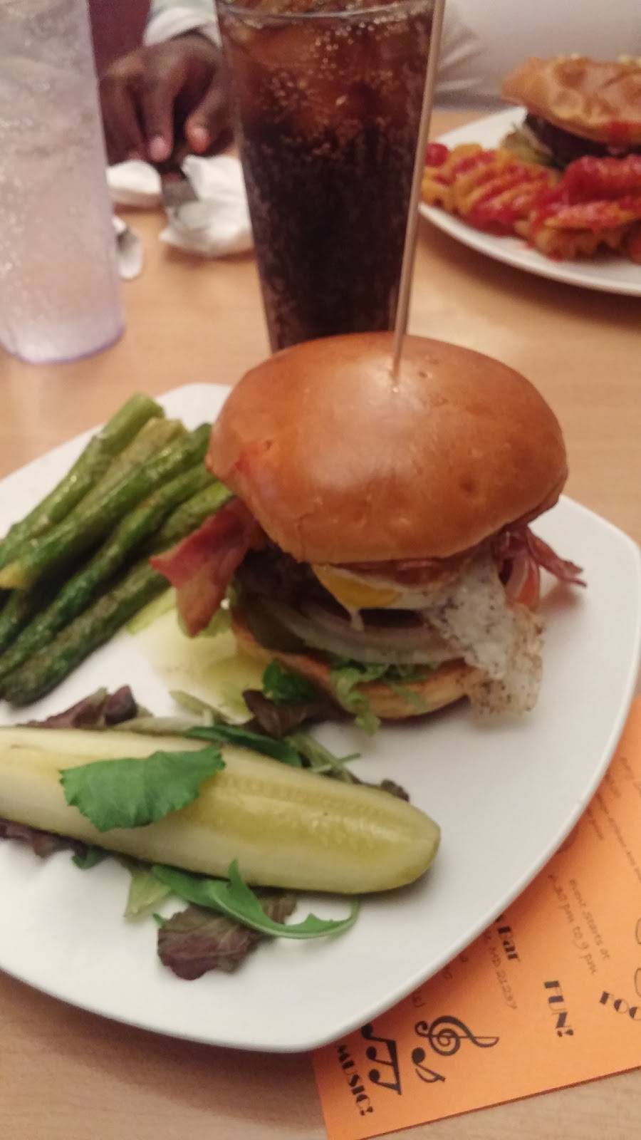 Brix Sports Bar & Grill. | restaurant | 8675 Pulaski Hwy, Rosedale, MD 21237, USA | 4107802630 OR +1 410-780-2630