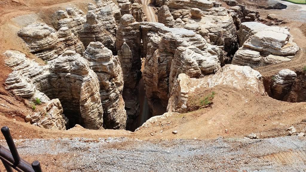 Arnies Barn | restaurant | 150 Top of the Rock Rd, Ridgedale, MO 65739, USA | 8002256343 OR +1 800-225-6343