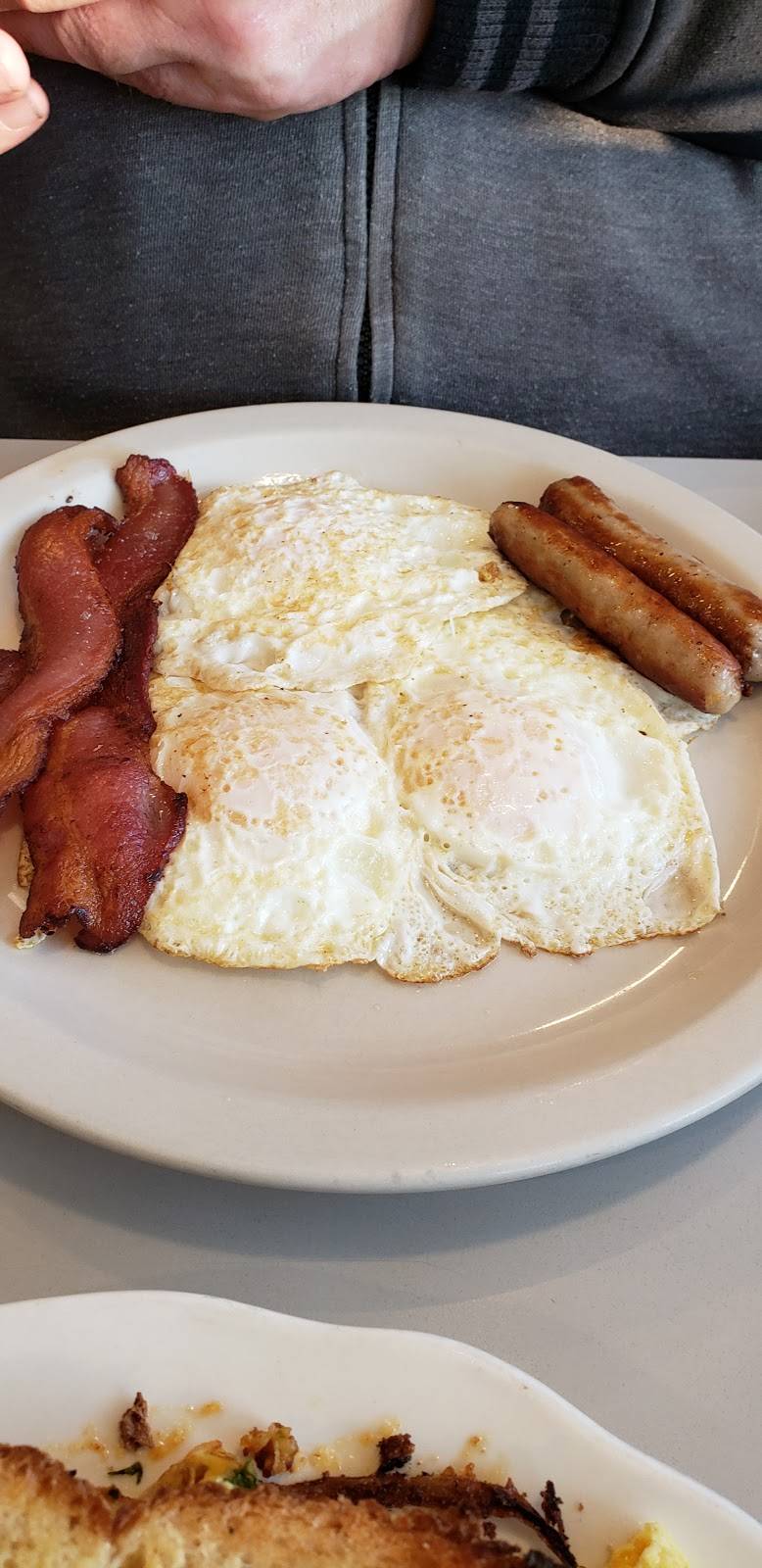 55 Beach Street Cafe | restaurant | 55 Beach St, Westerly, RI 02891, USA | 4015965515 OR +1 401-596-5515