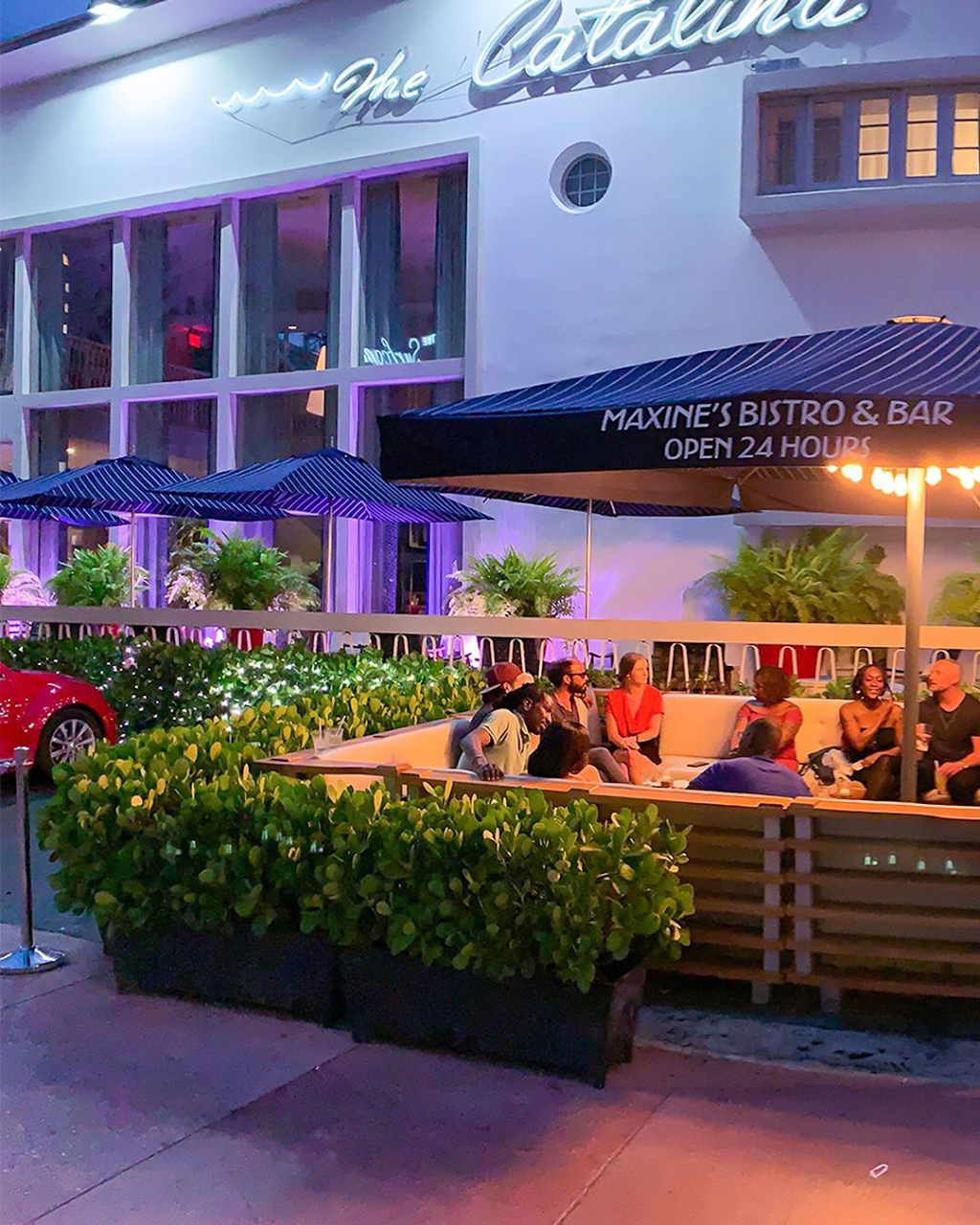 Maxines Bistro and Bar | night club | 1756 Collins Ave, Miami Beach, FL 33139, USA | 3056741160 OR +1 305-674-1160