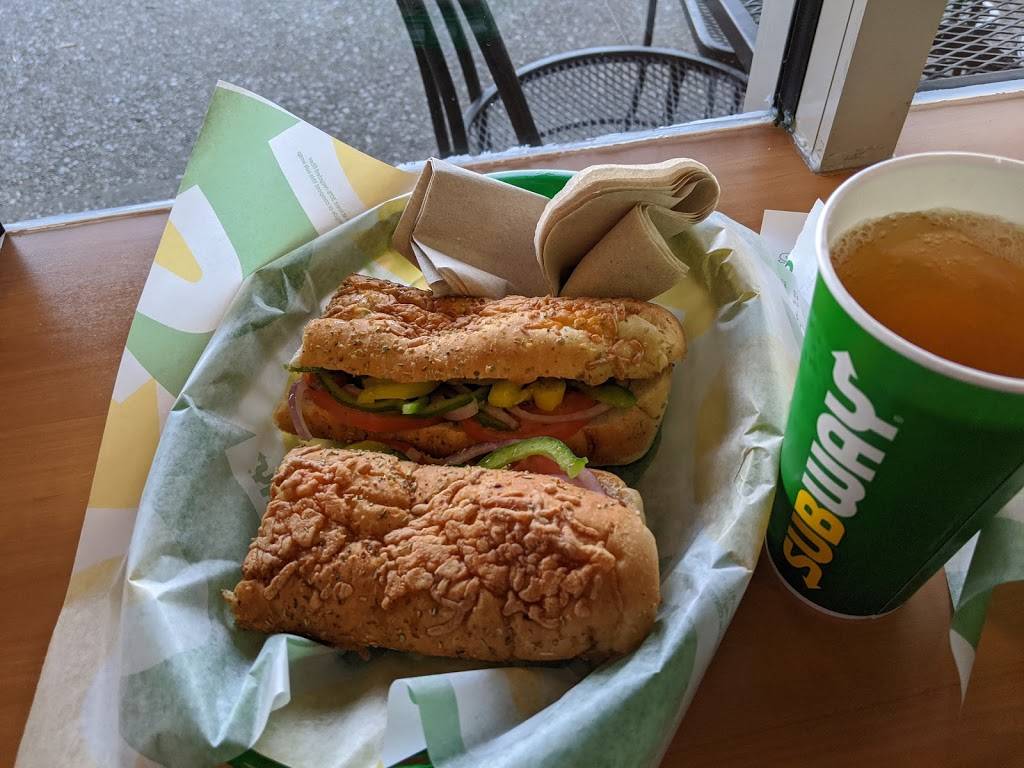 Subway Restaurants | restaurant | 8263 SW Wilsonville Rd suite b, Wilsonville, OR 97070, USA | 5036827729 OR +1 503-682-7729