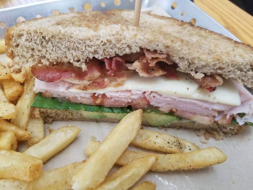 Chilis Grill & Bar | meal takeaway | Bld 6, Field Term #1, Chicago, IL 60666, USA | 7733777800 OR +1 773-377-7800