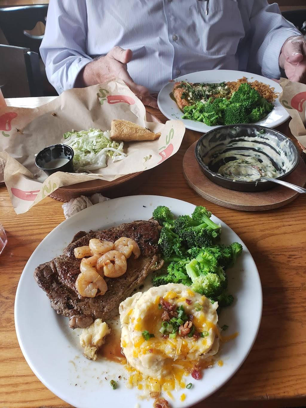 Chilis Grill & Bar | meal takeaway | 3230 SE Military Dr, San Antonio, TX 78235, USA | 2103378241 OR +1 210-337-8241