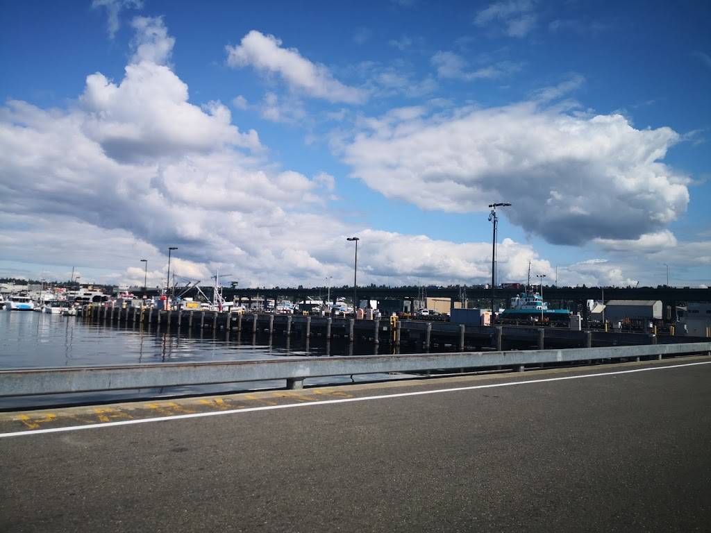 Highliner Public House | restaurant | 3909 18th Ave W, Seattle, WA 98119, USA | 2062161254 OR +1 206-216-1254