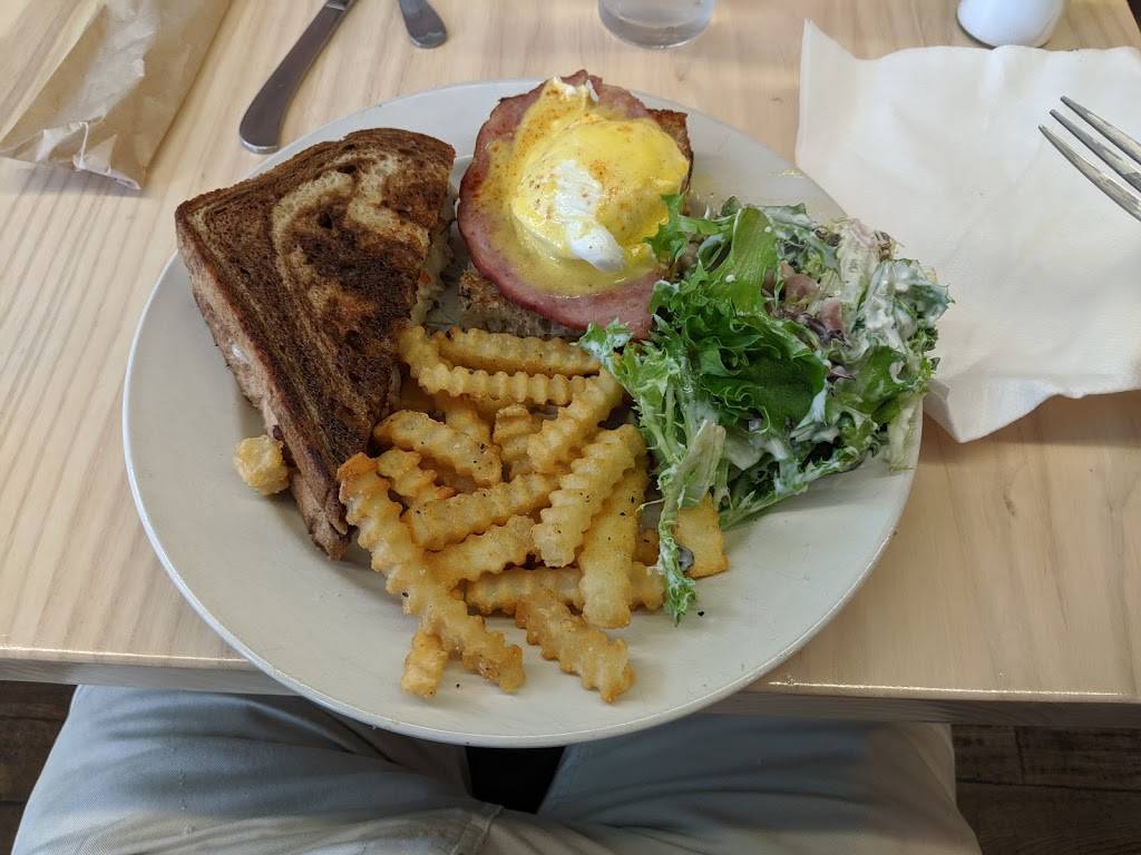 The Dandy Lion | restaurant | 111 S Dubuque St, Iowa City, IA 52240, USA | 3193586400 OR +1 319-358-6400